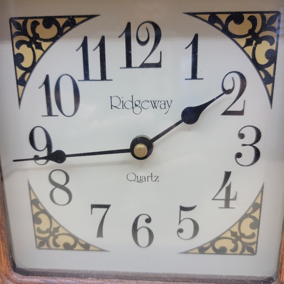 Ridgeway Desk Mantel Clock Real Oak Wood Quartz Movement USA Tested Works - Picture 4 of 16